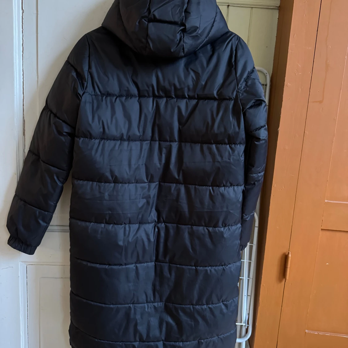 Svart lång pufferjacka från Everest - 2