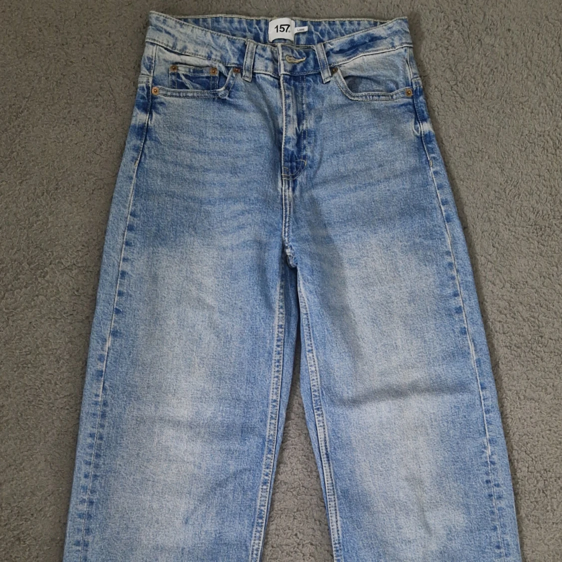 Ljusblå jeans från 157, rak modell XS