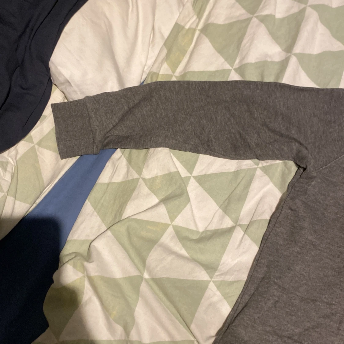 Grå sweatshirt från Peak Performance - 2