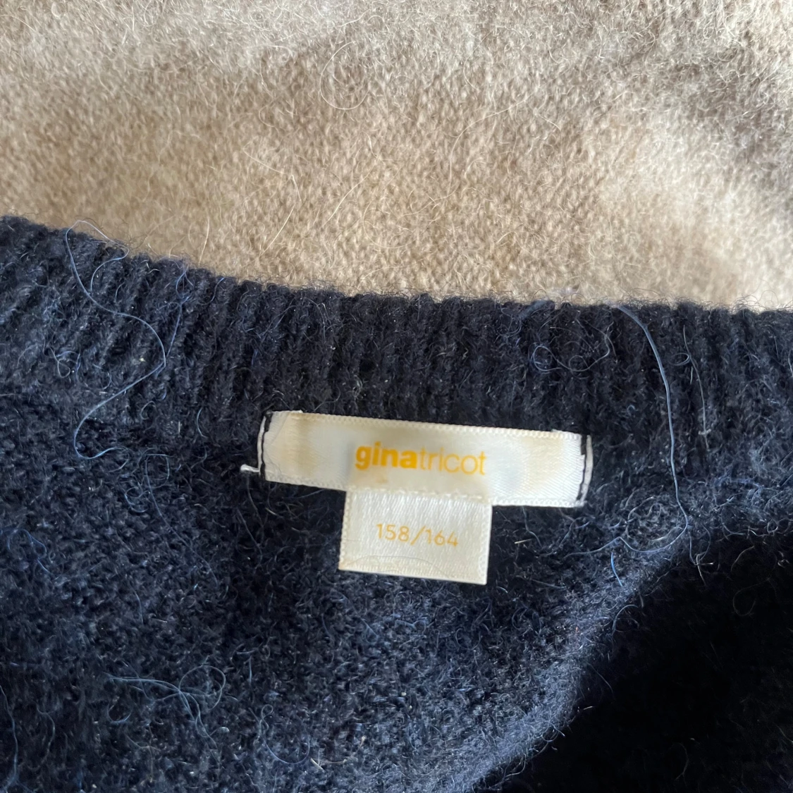 Mörkblå stickad topp Gina Tricot - 2