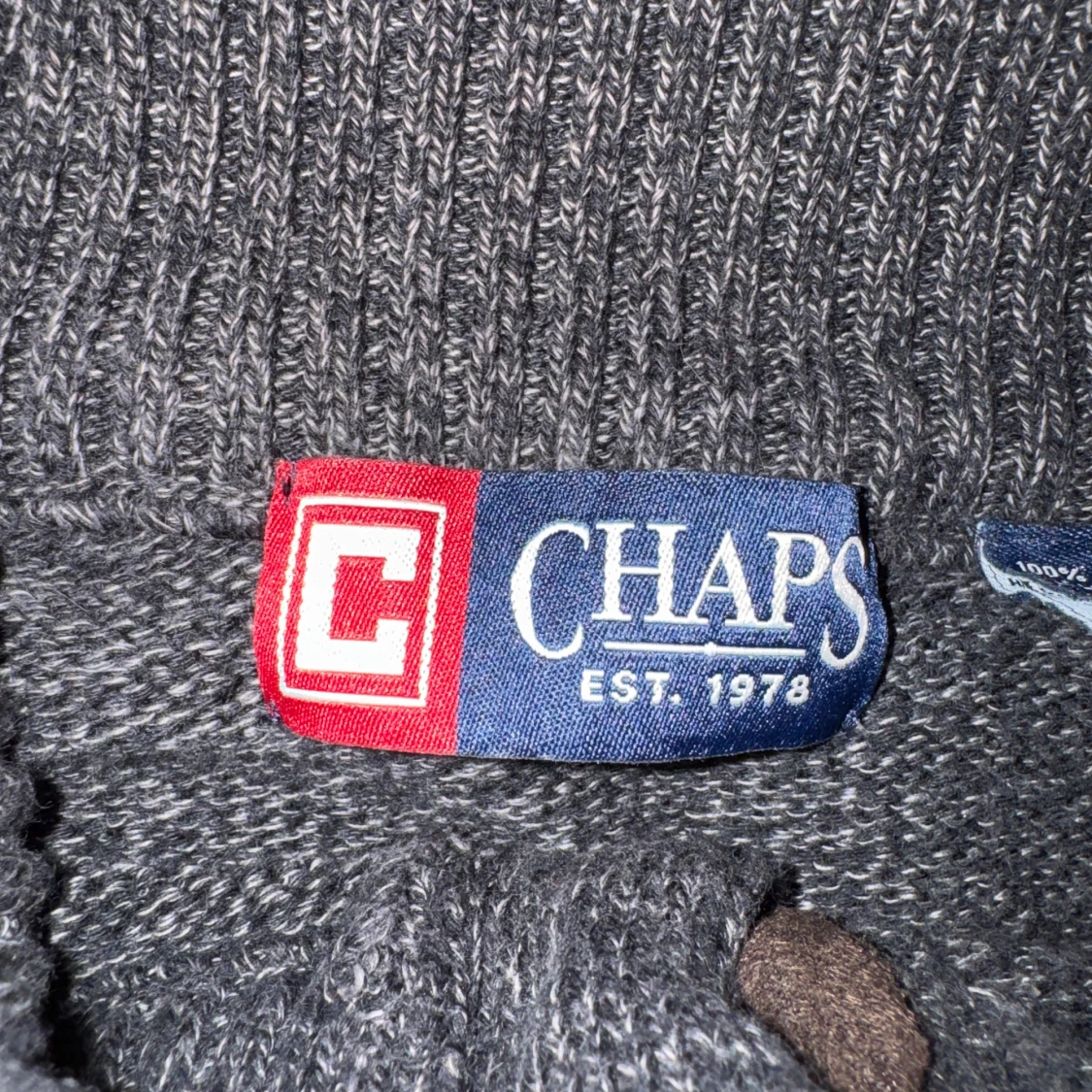 Mörkgrå stickad tröja från Chaps - 2