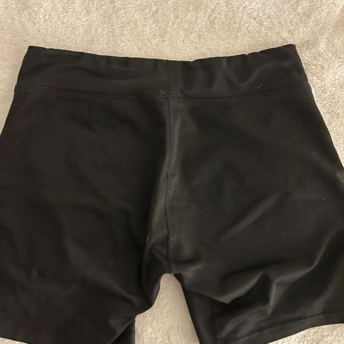 Svarta träningstights-shorts från SOC - 2