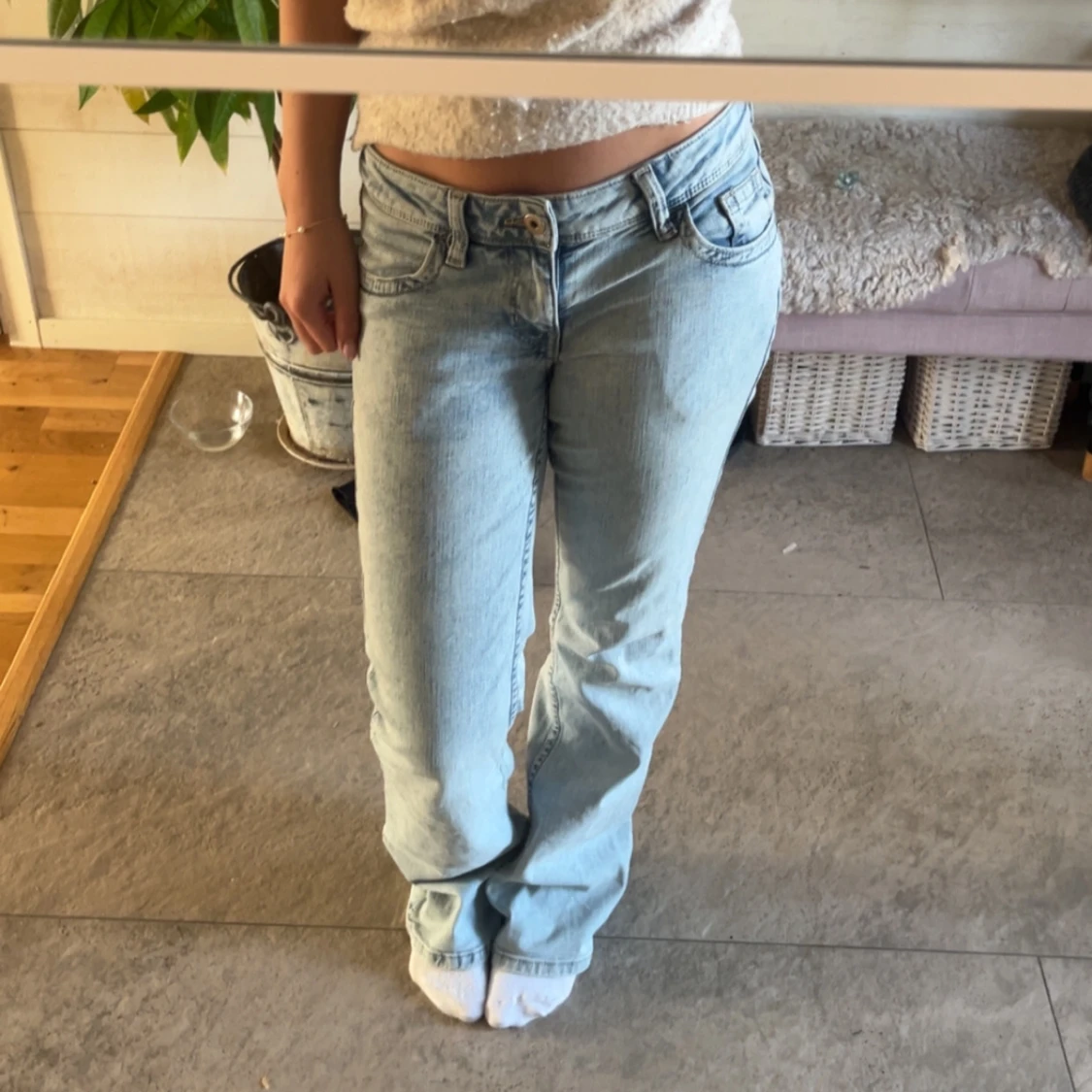 Ljusblå bootcut lågmidjade jeans  - 2