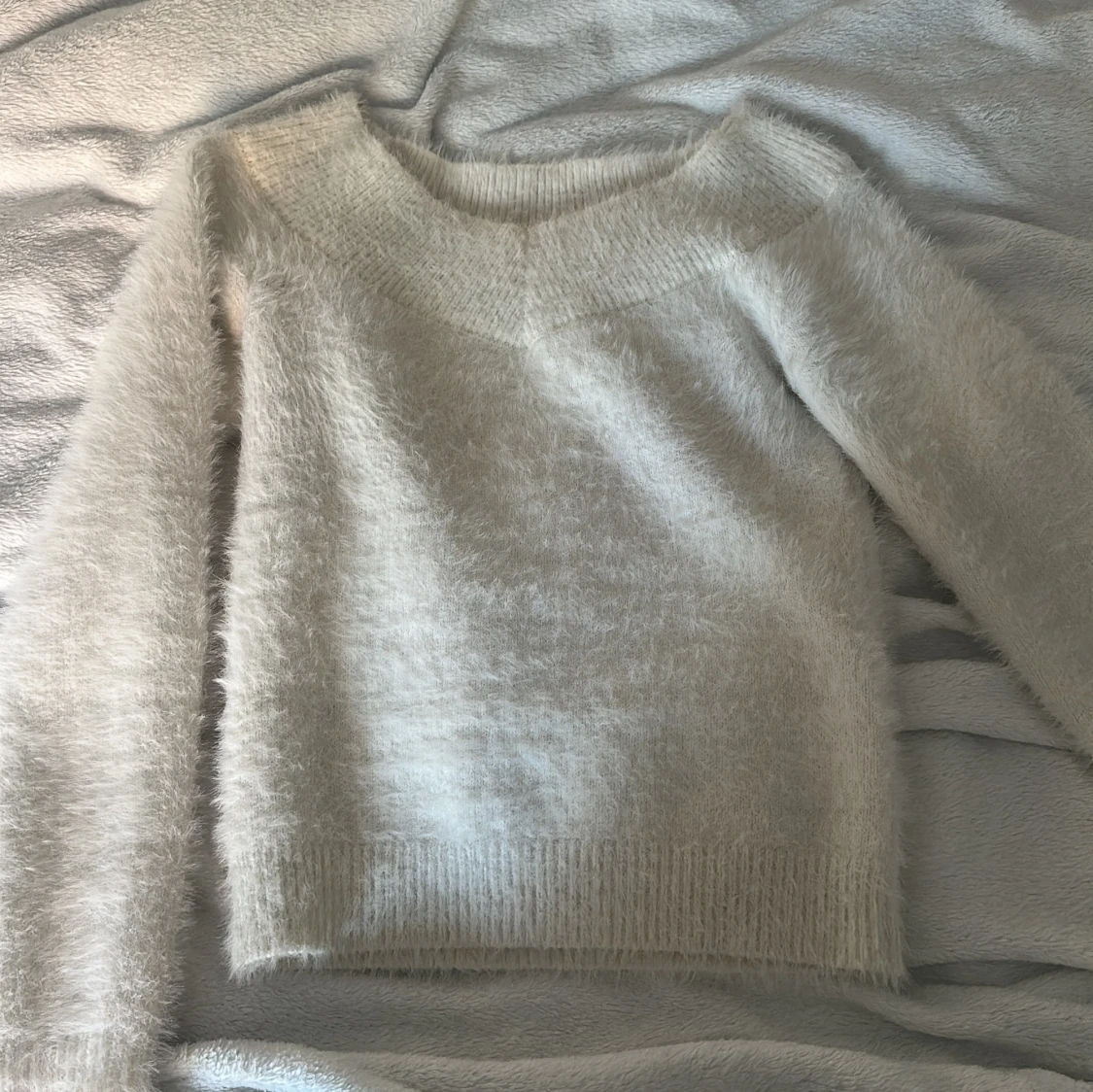 Vit fluffig stickad tröja Even&Odd - 1