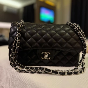 Väska - Säljer en superfin väska. Jättebra kvalité. 