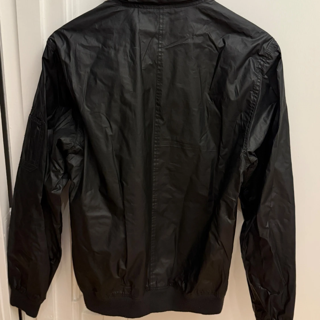 Svart bomberjacka Peak Performance - 3