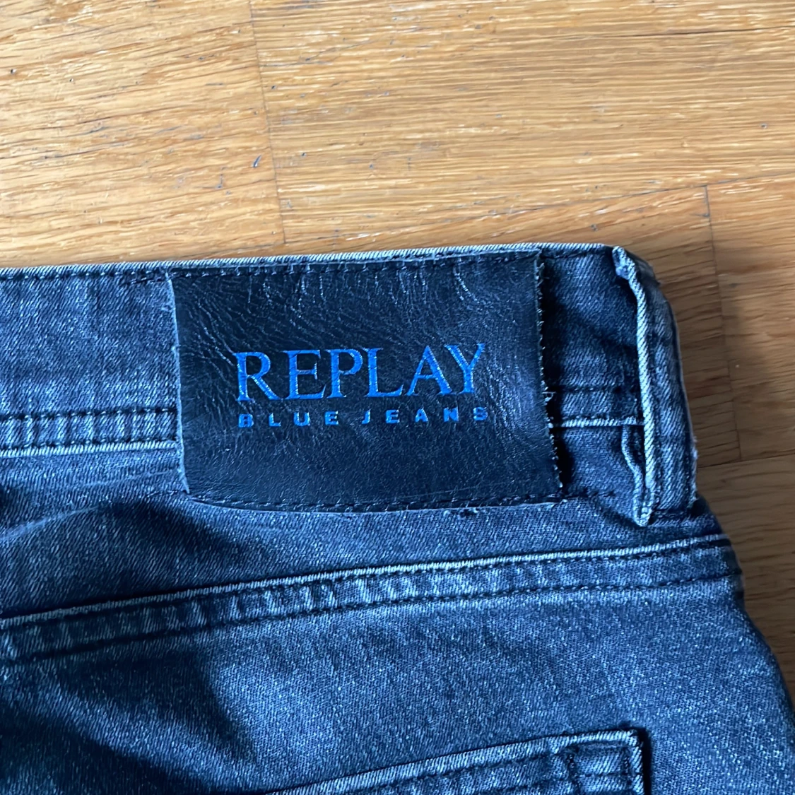 Replay Grover straight fit jeans svart - 4