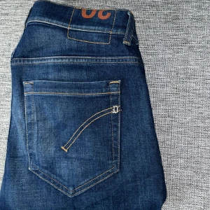 Dondup 30 - Säljer dessa Dondup jeansen i modellen ”George” de är storlek 30! Vid frågor är det bara att höra av er!