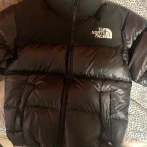 North face jacka  - Har köpt en ny jacka och använder inte den här 
