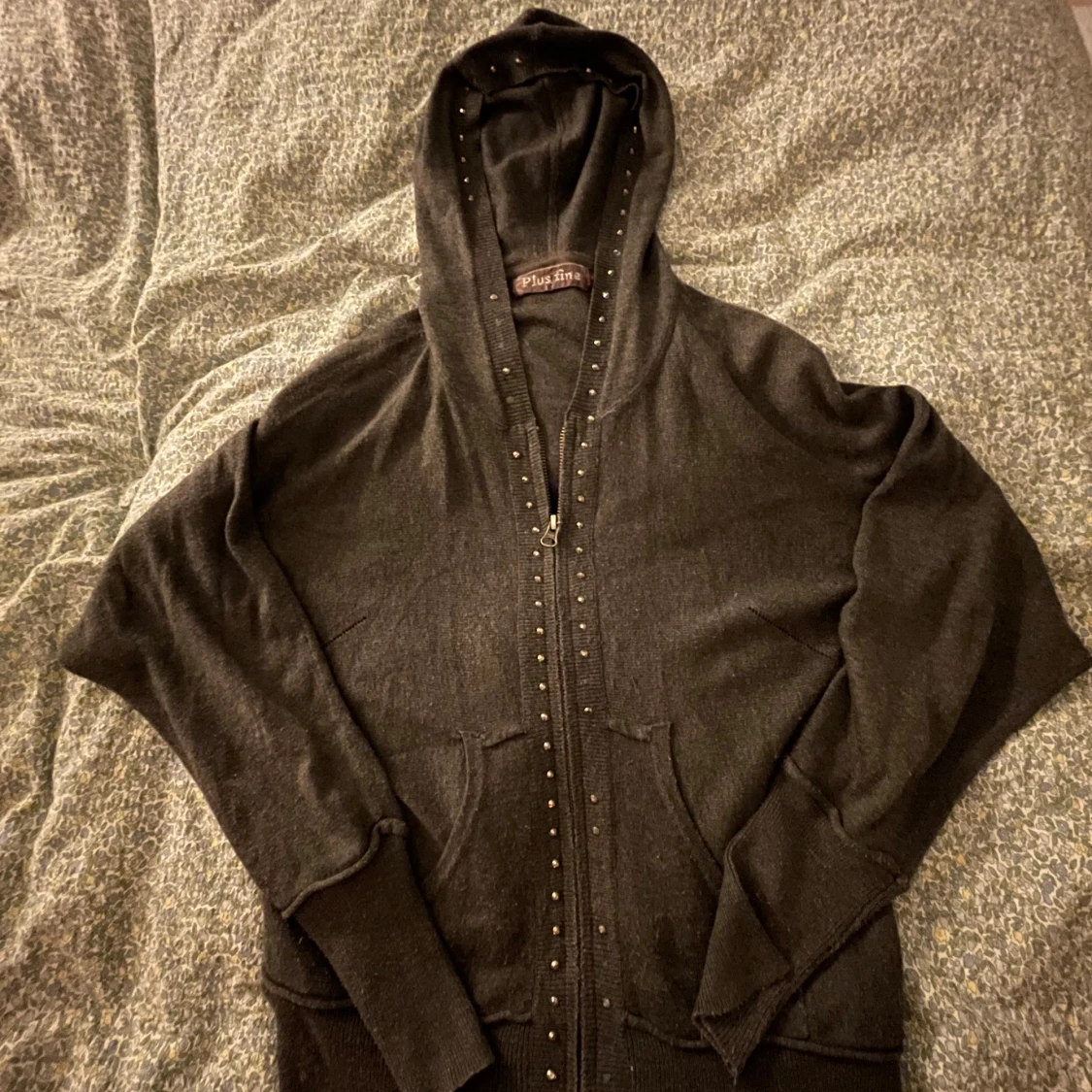 Stickad ziptröja  - 1