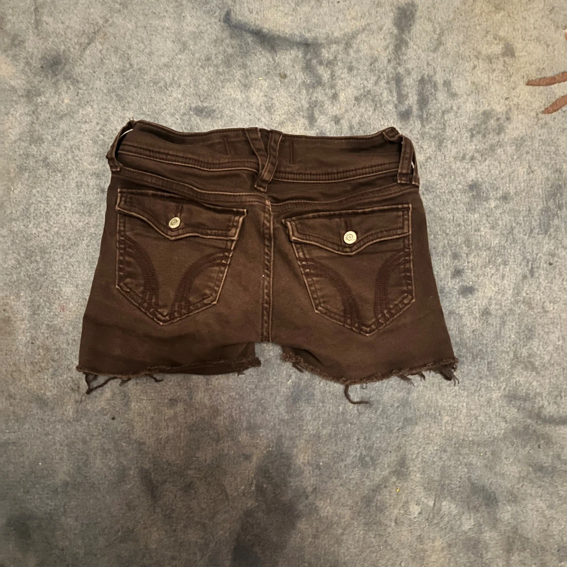 Bruna low-rise shorts från Hollister - 1