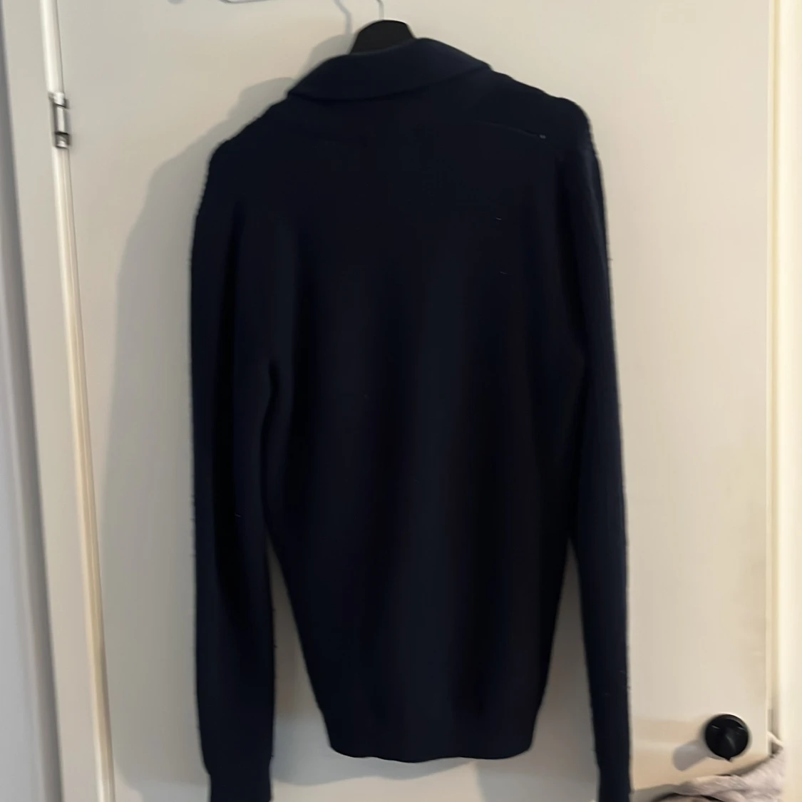 Stickad kofta från Dressman - 2