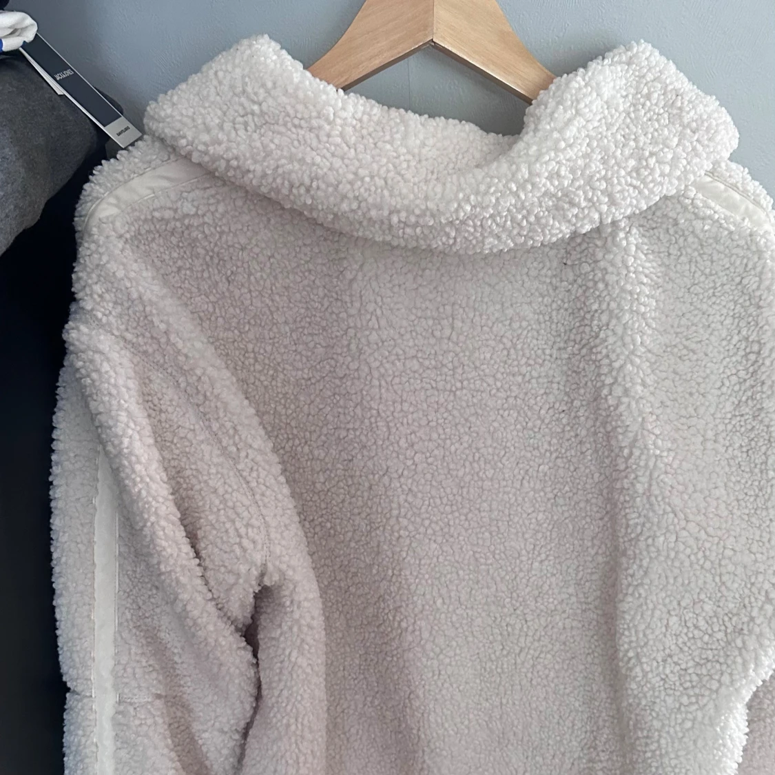 Vit teddyjacka från H&M, storlek M - 2