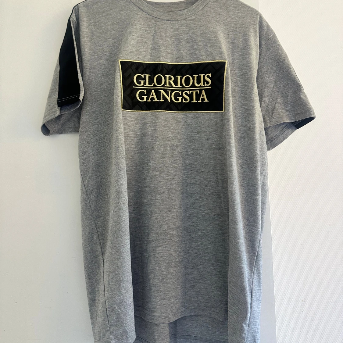 Grå t-shirt Glorious Gangsta XL