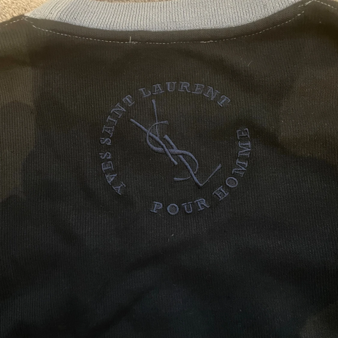 Svart långärmad tröja från Yves Saint Laurent - 3