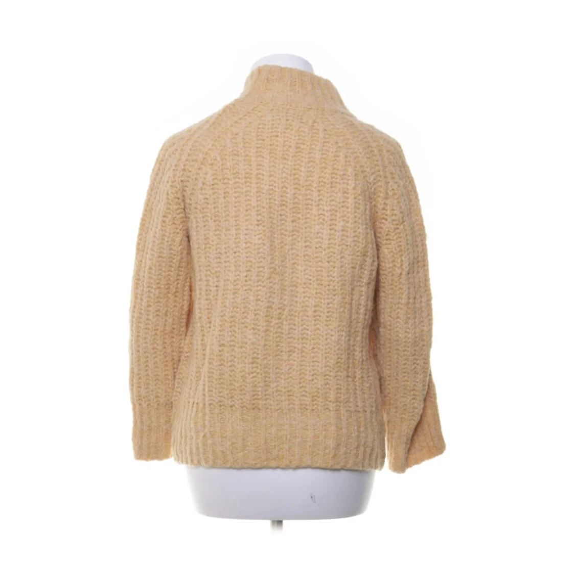 Gul stickad tröja med hög krage - 1