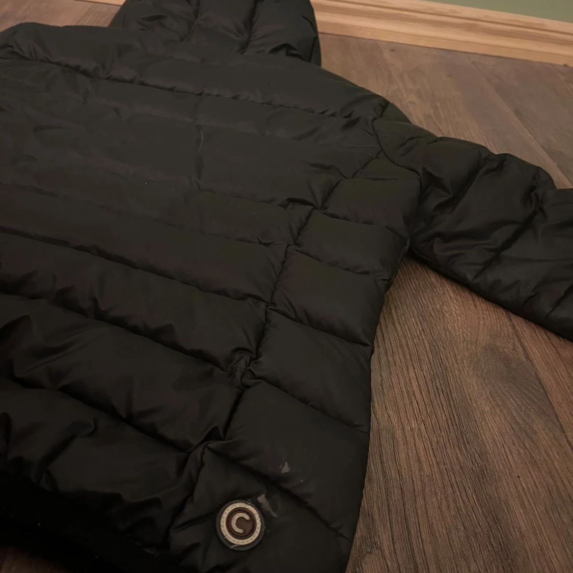 Svart dunjacka med huva från Colmar - 3