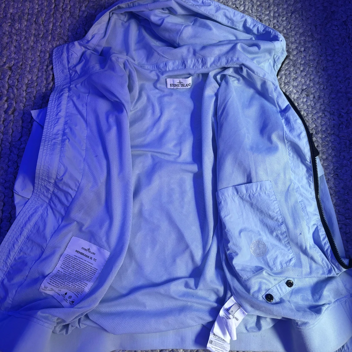 Ljusblå vindjacka från Stone Island - 2