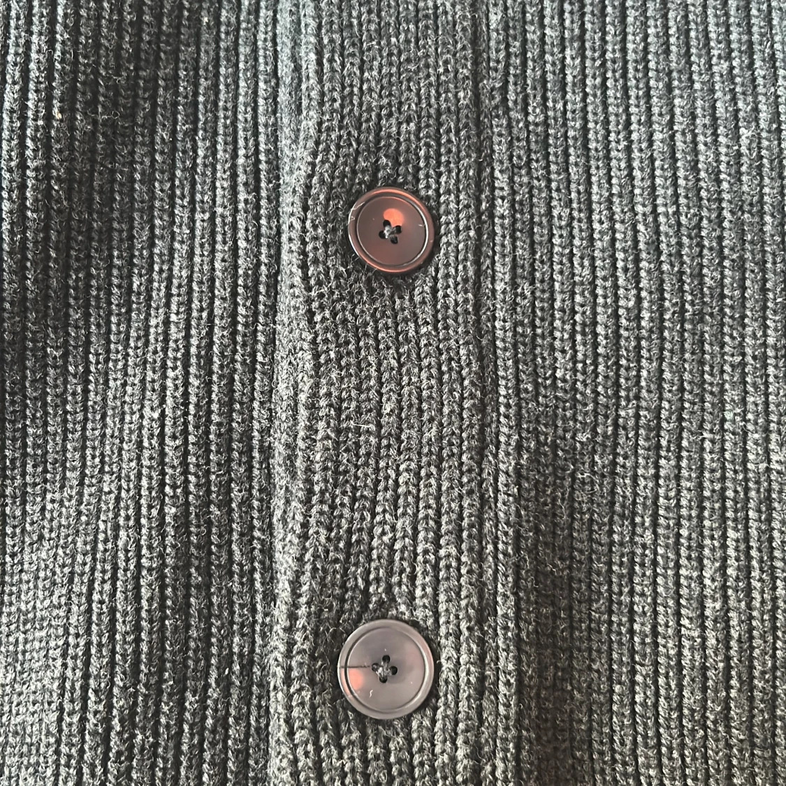 Svart ribbad kofta från John Henric - 3