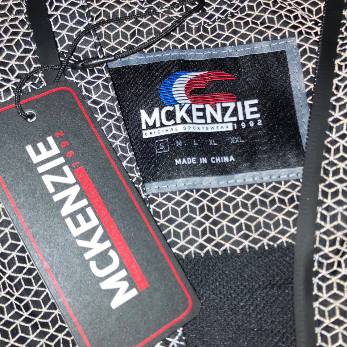 Svart vindjacka från McKenzie med reflex - 2