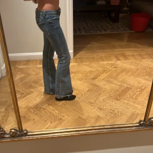 Weekaday jeans!! - Mörkblå weekaday jeans som är väldigt lågmidjade och tajta 