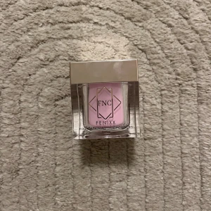 Akryl pulver - Säljer då den inte kommer till användning. Använd endast en gång! 