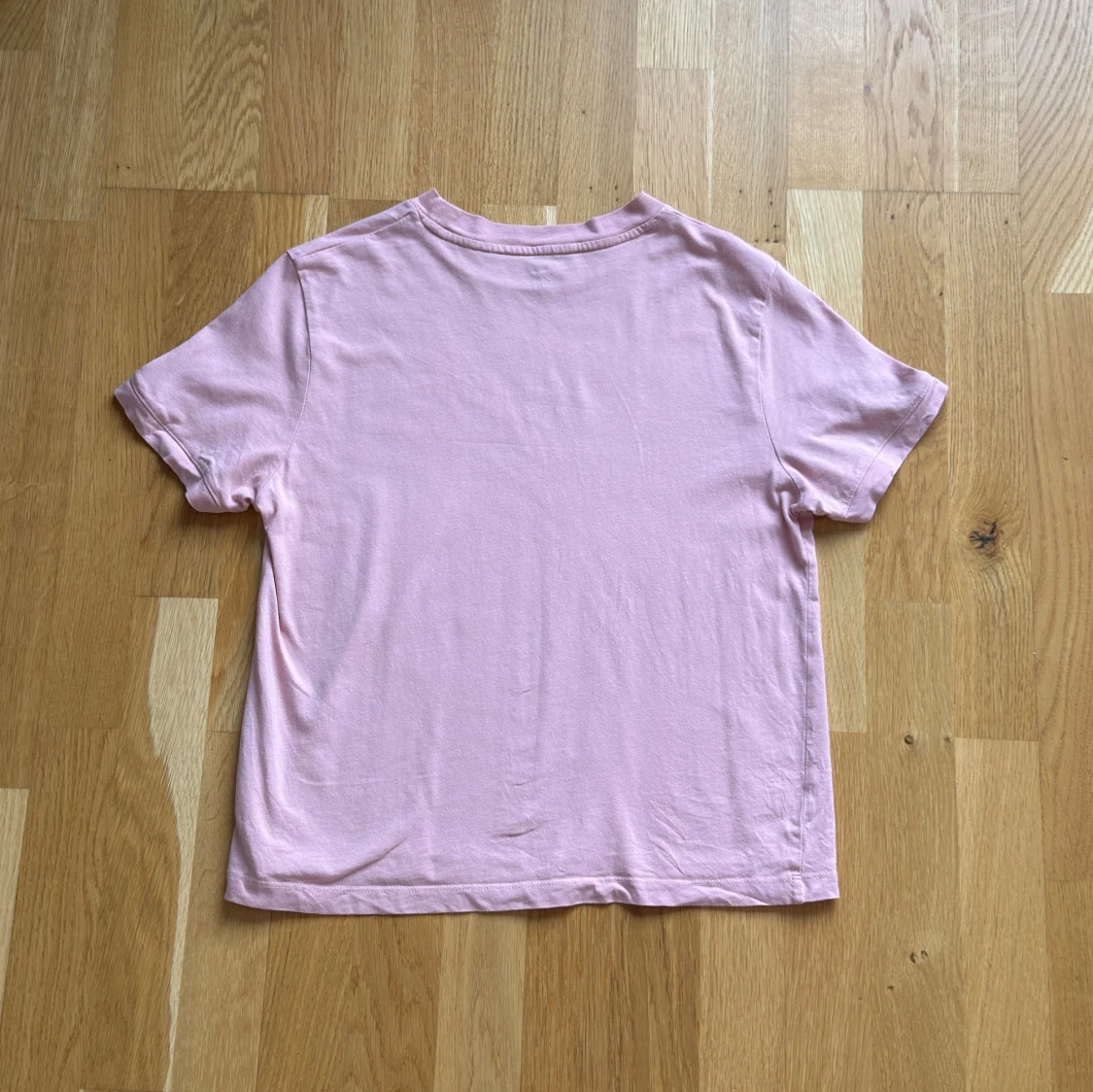 Ljusrosa t-shirt från SOC i bomull - 1