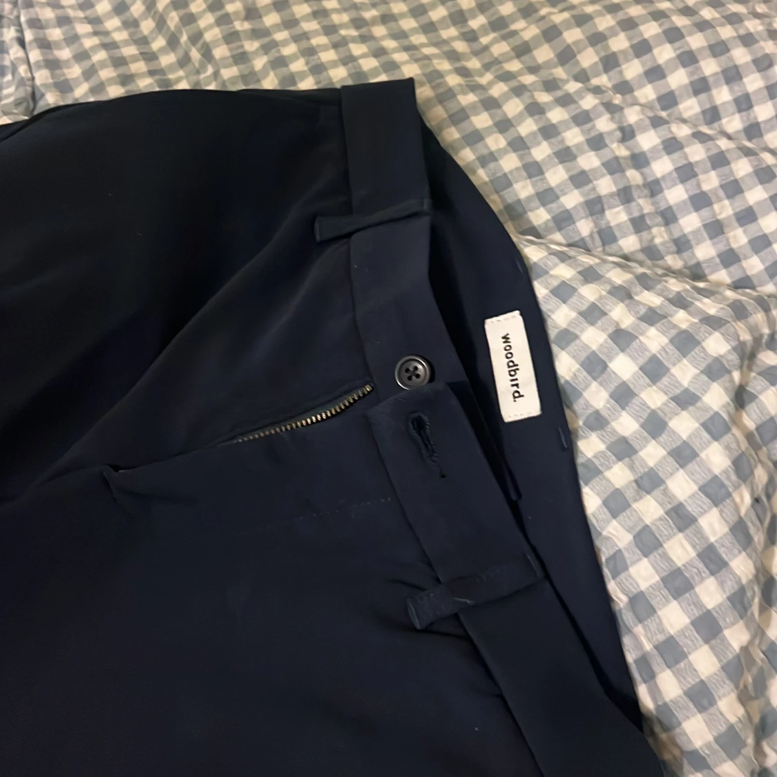 Midnattsblå kostymbyxor från Woodbird - 1