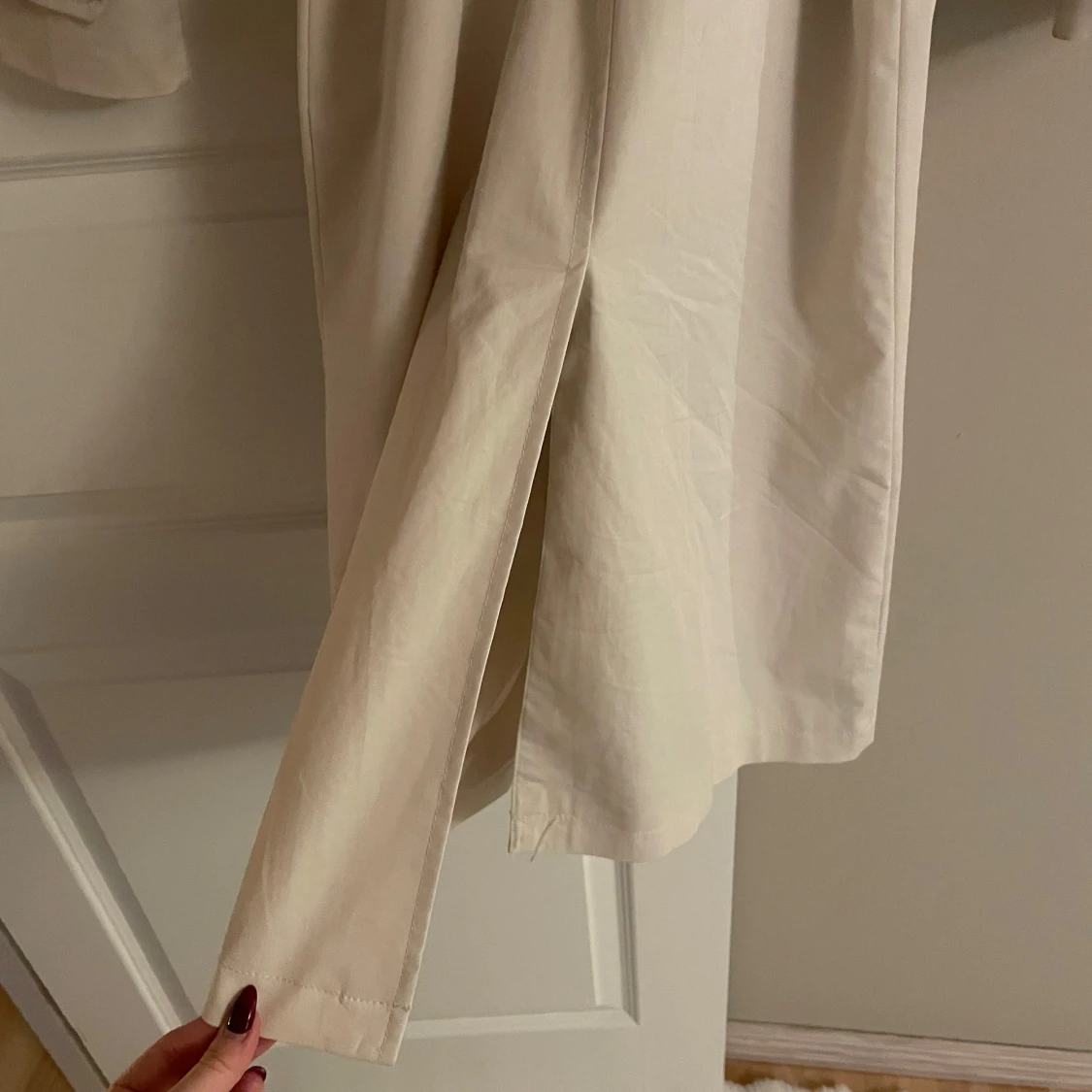 Beige trenchcoat från Pull&Bear S - 4