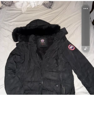 Söker en äkta sån jacka  - Dm mig om du har en sån äkta så kan jag ge bud eller byta 