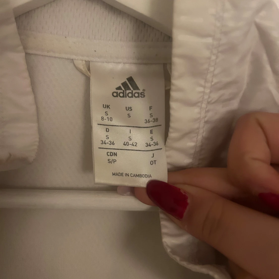 Vit Adidas vindjacka med svarta ränder - 2