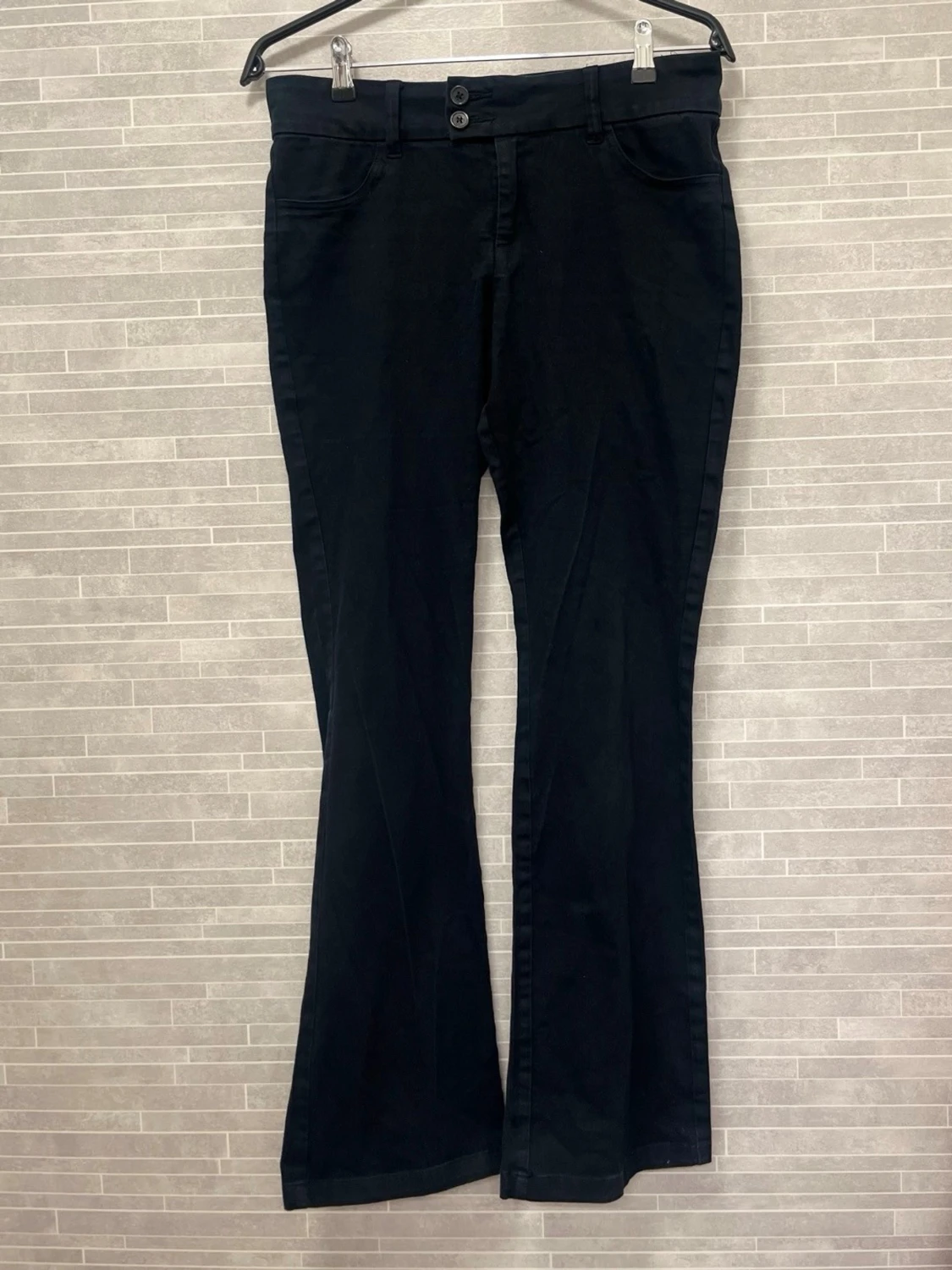 Svarta bootcut-byxor från Monki