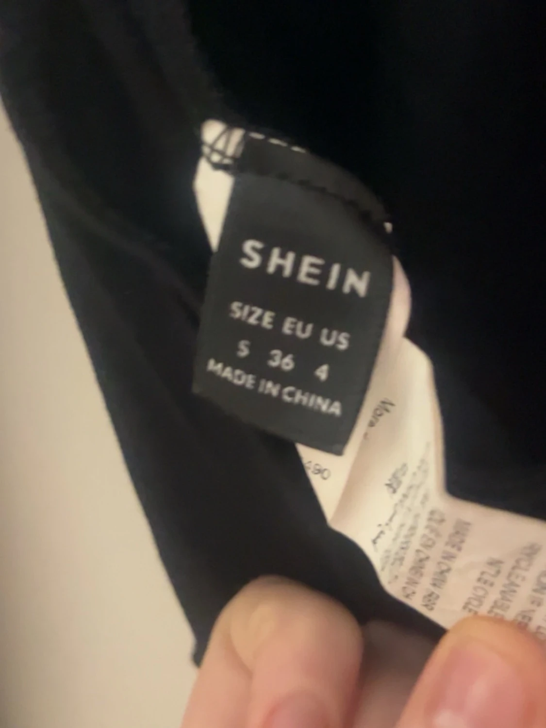 Svart långärmad topp från SHEIN - 2