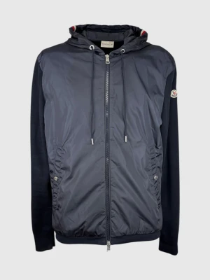 Moncler Cardigan jacka - | Säljer en Moncler cardigan jacka i riktigt fint skick. | Storlek: Large | Hör av dig vid frågor eller funderingar.