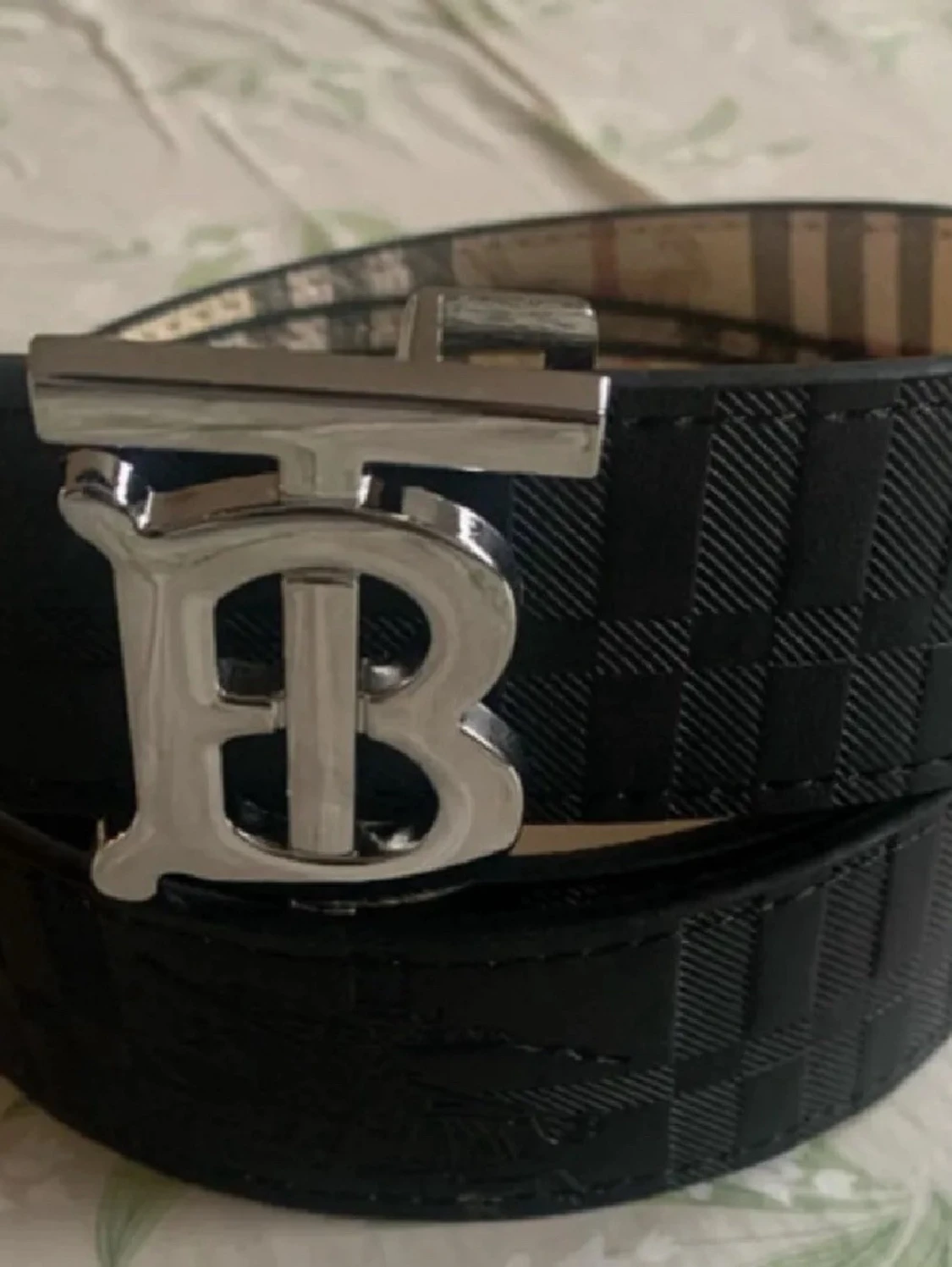 Svart och beige rutig Burberry-väst