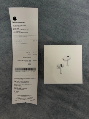 AlRPODS pro 2 - Hej, säljer dessa som är köpta i USA av kusiner till min bror. Fortfarande i originalförpackning så omöjligt använda. Kvitto finns som ni kan se och supersnabb frakt. För mer frågor är det bara att ställa