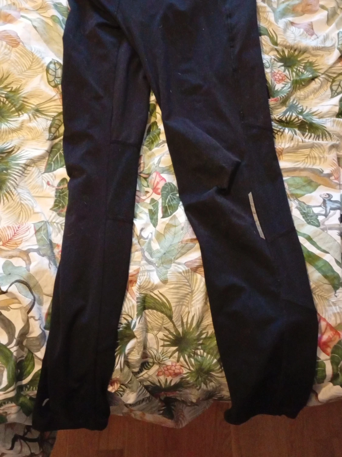 Svarta täckbyxor med reflexdetalj - 1