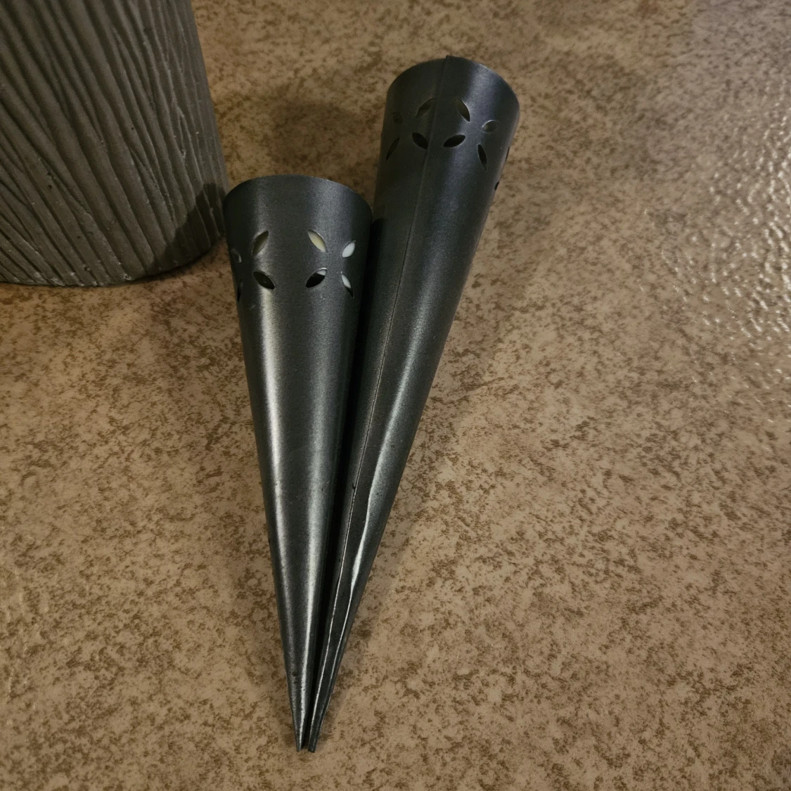 Grå kruka med batteridrivna ljus - 3