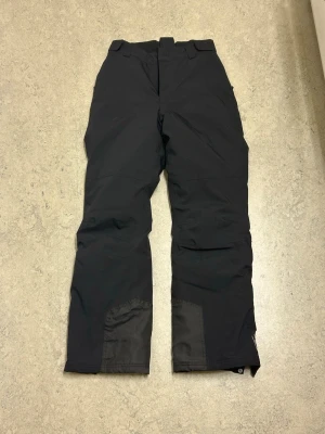 Täckbyxor - Varma, snygga och sköna täckbyxor till vintrar med mycket kyla och snö! Inga större defekter!! Skriv gärna vid fler frågor! 😁