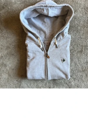 Morris hoodie  - Tja, säljer nu denna Morris hoodien i storlek S, hör av er vid minsta funderingar!!😁