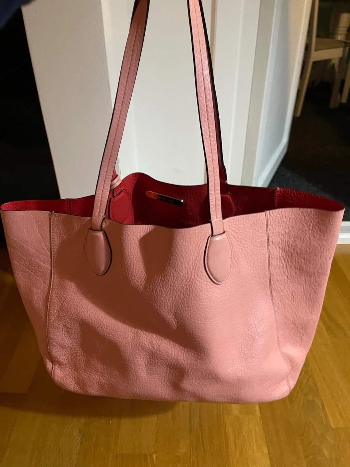 Rosa shoppingväska från Michael Kors - 1