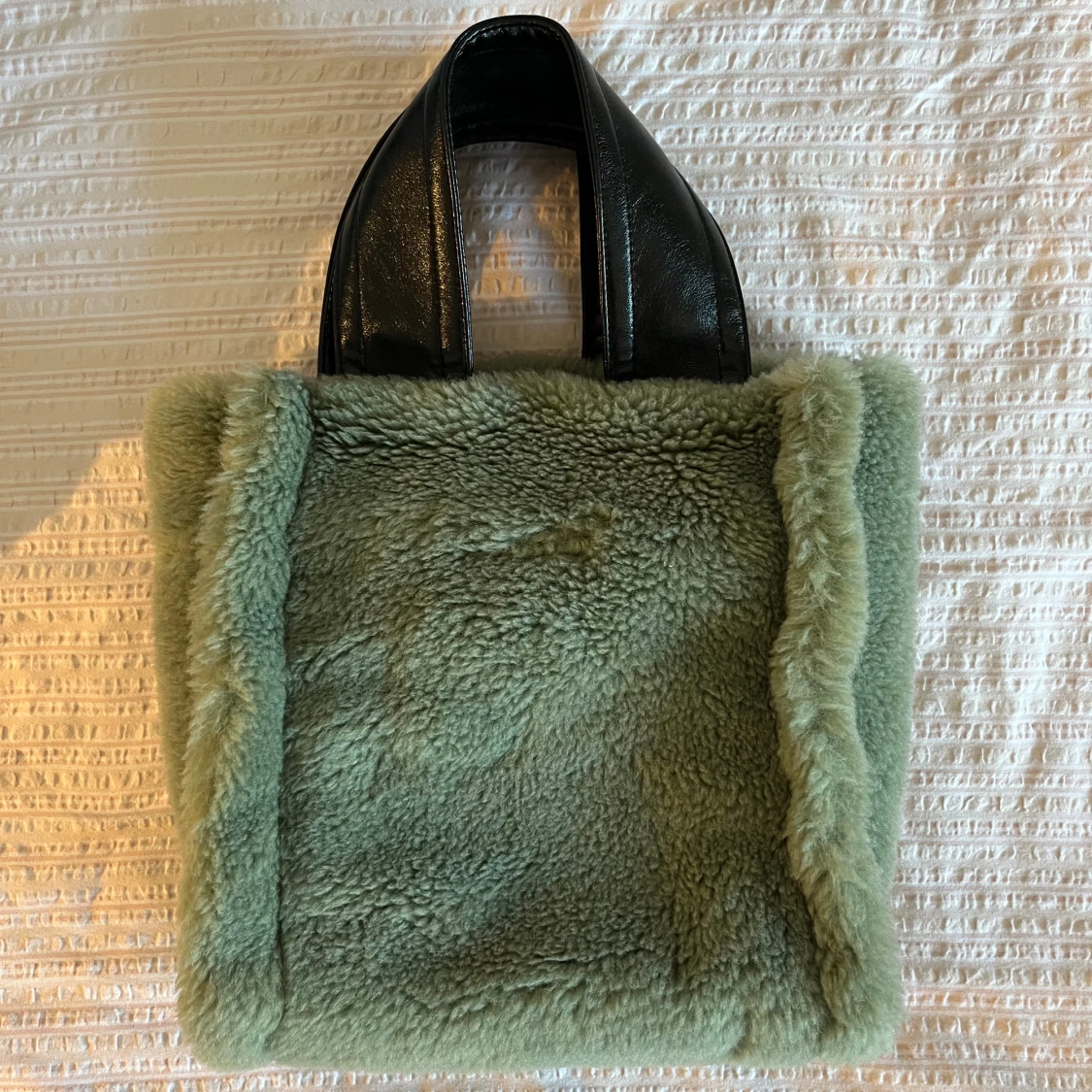 Grön pälsväska från Stand Studio - 1