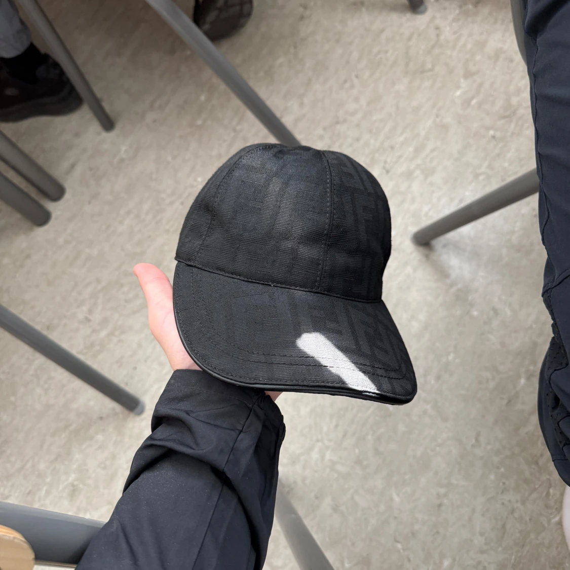 Svart Fendi keps med FF-mönster - 1