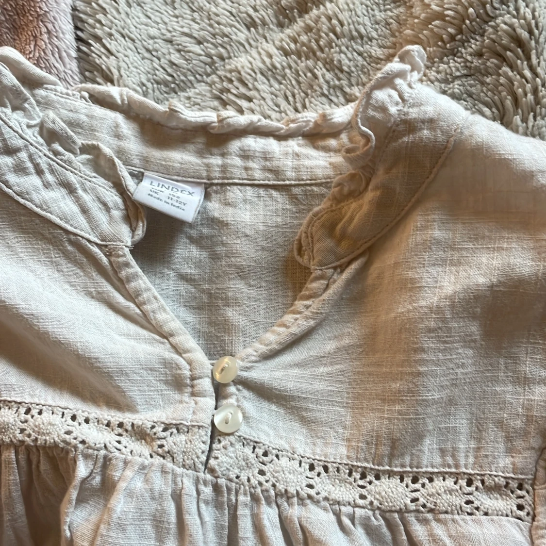 En blus från Lindex  - 4