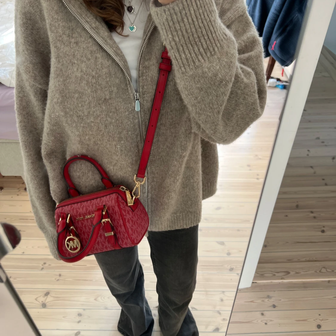 Röd Michael Kors handväska - 1