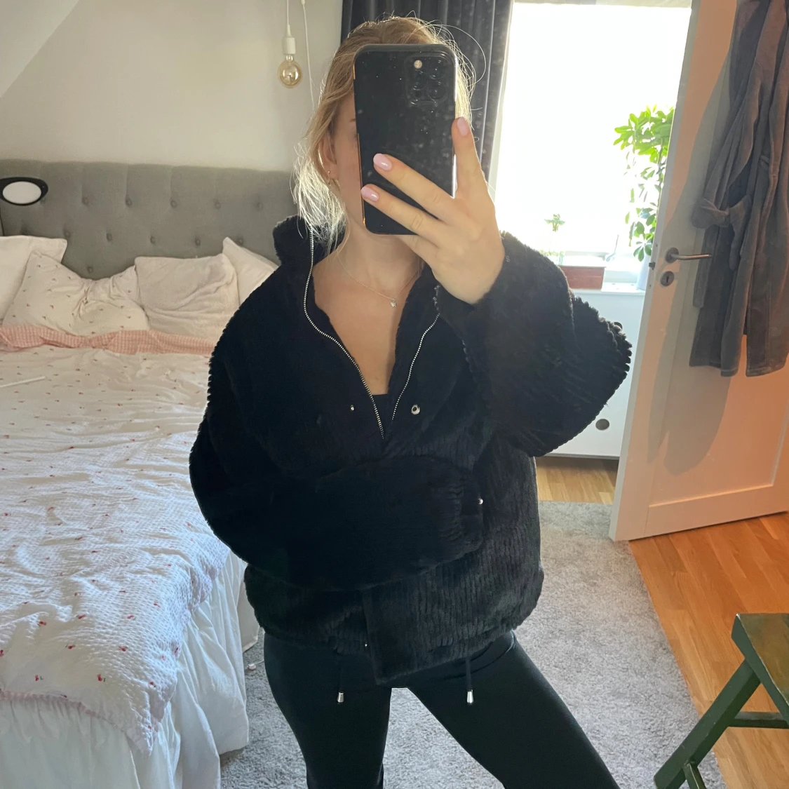 Svart teddyjacka med dragkedja (pälsjacka) - 1