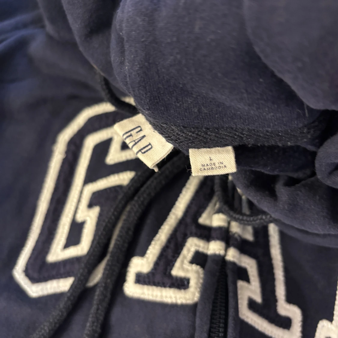 Mörkblå GAP hoodie med dragkedja - 1