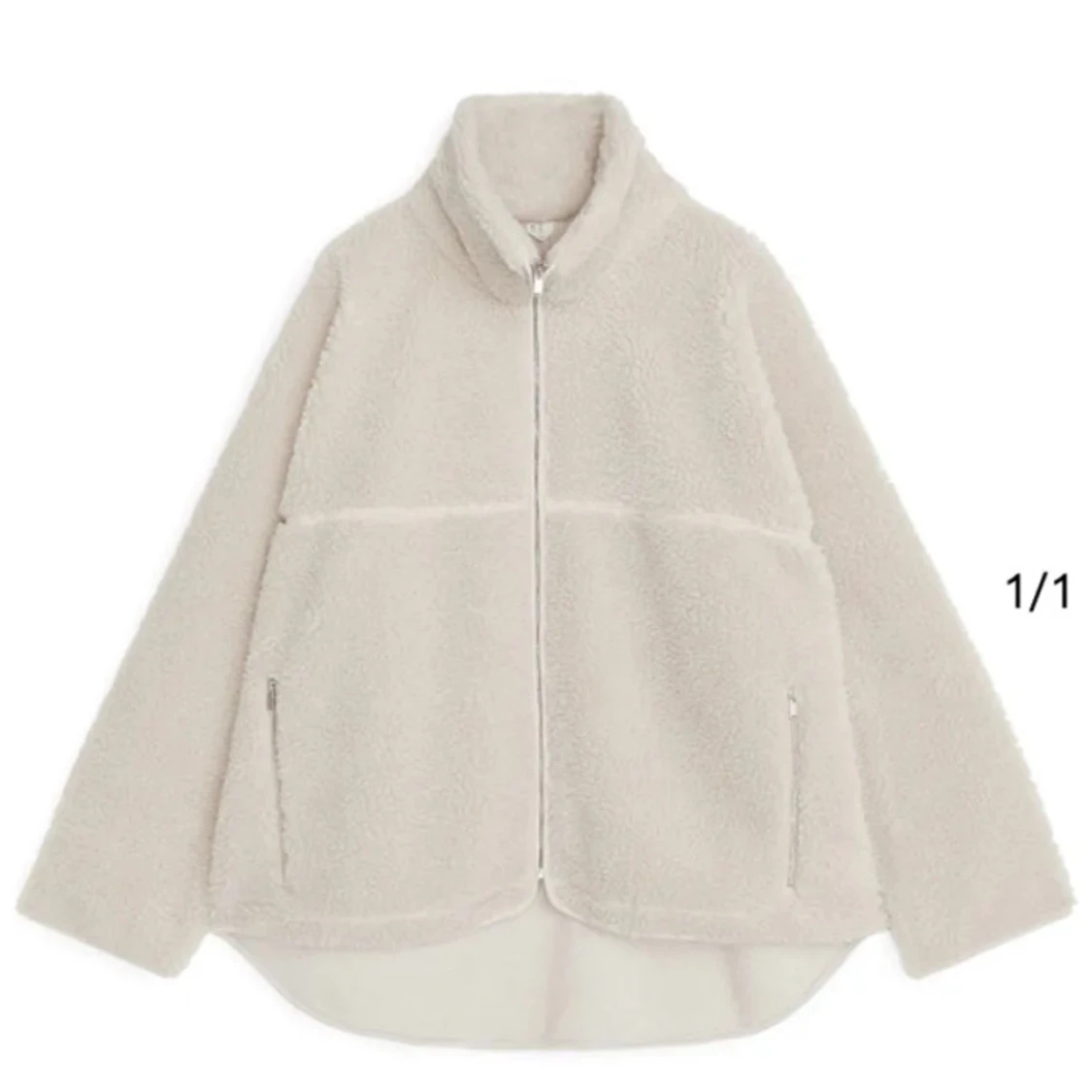 Beige teddyjacka från Arket