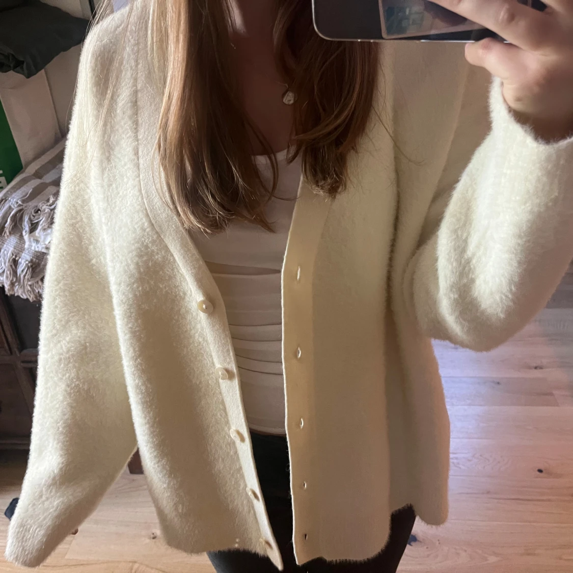 Krämvit kofta från H&M