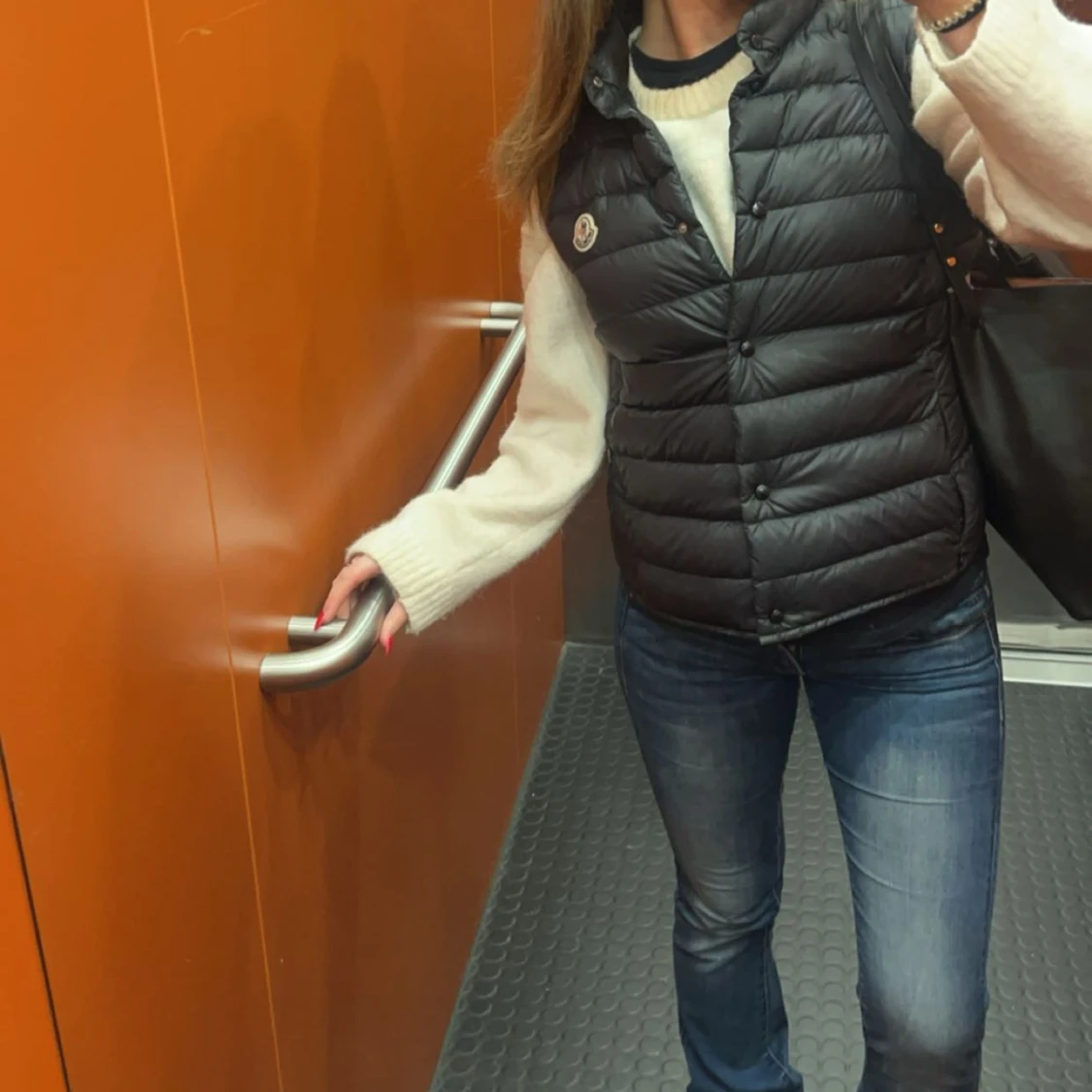 Svart dunväst från Moncler